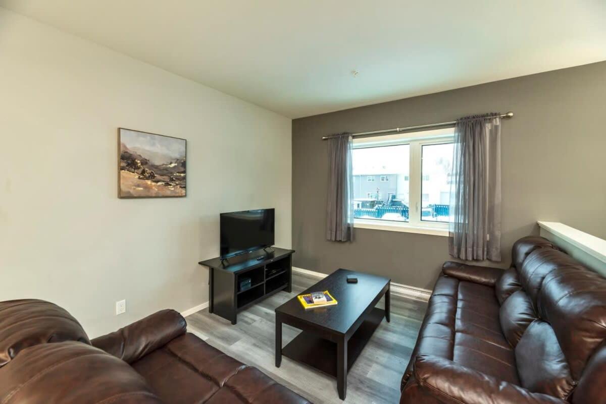 Nn - The Wanderoo - Riverdale 3-Bed 2 5-Bath Whitehorse Extérieur photo