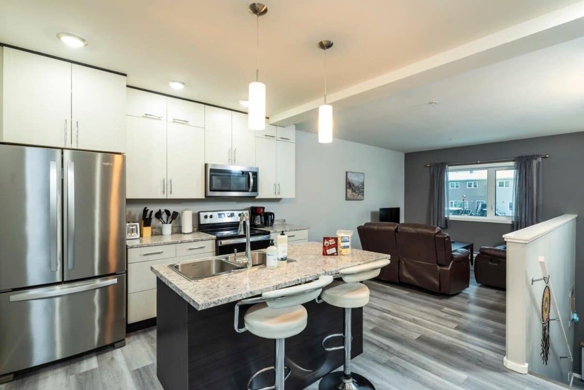 Nn - The Wanderoo - Riverdale 3-Bed 2 5-Bath Whitehorse Extérieur photo